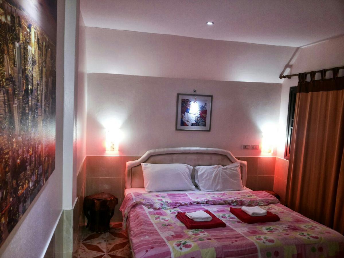 Jasmin Guest House Pattaya Bagian luar foto