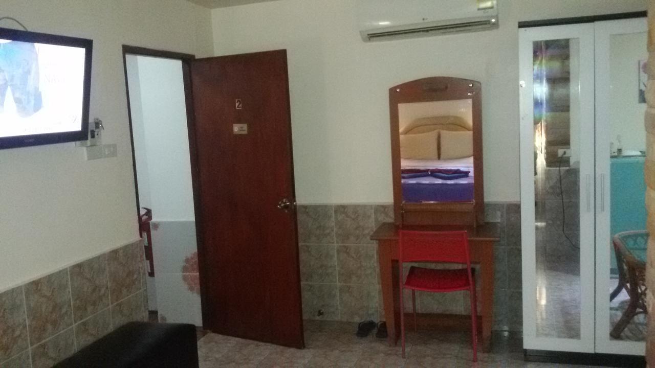 Jasmin Guest House Pattaya Bagian luar foto