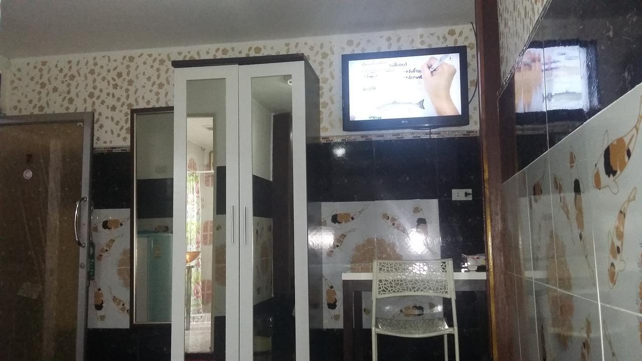 Jasmin Guest House Pattaya Bagian luar foto