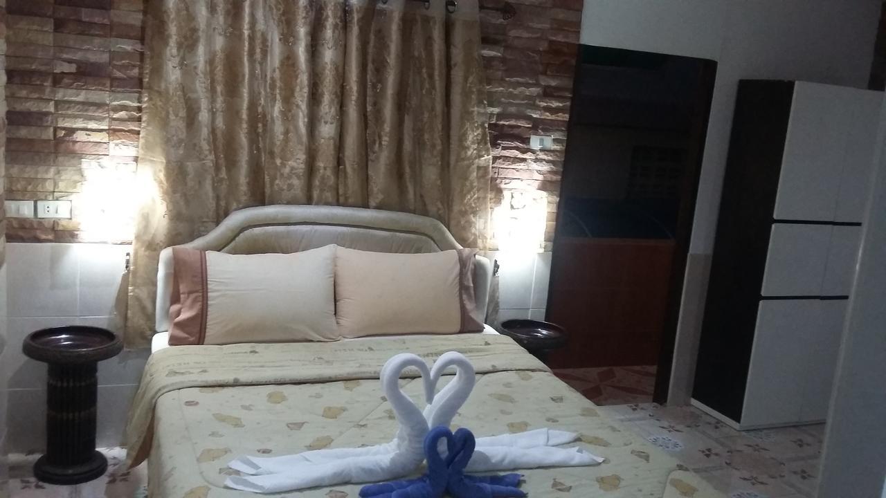 Jasmin Guest House Pattaya Bagian luar foto