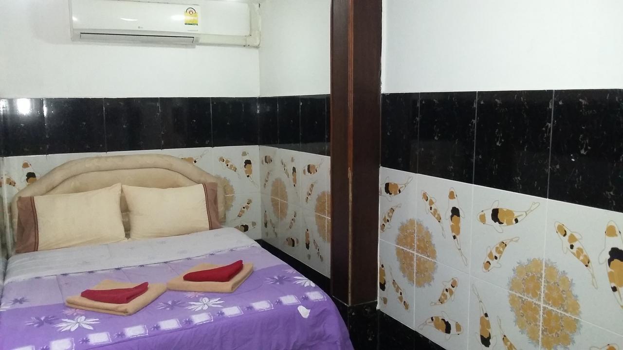 Jasmin Guest House Pattaya Bagian luar foto