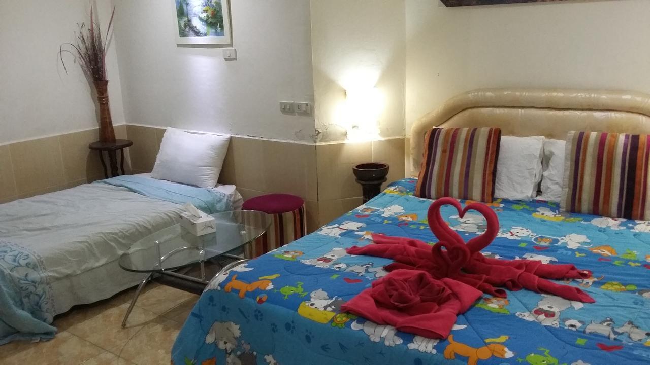 Jasmin Guest House Pattaya Bagian luar foto