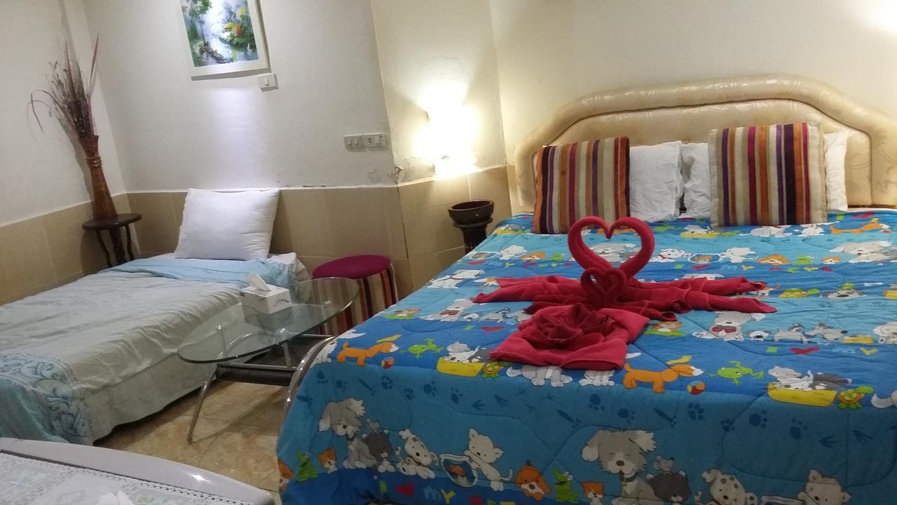 Jasmin Guest House Pattaya Bagian luar foto