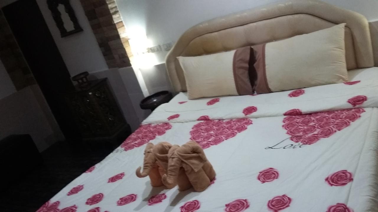 Jasmin Guest House Pattaya Bagian luar foto