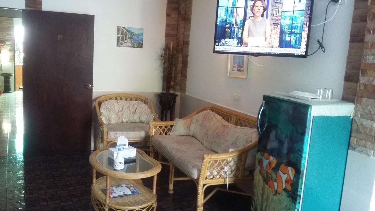 Jasmin Guest House Pattaya Bagian luar foto
