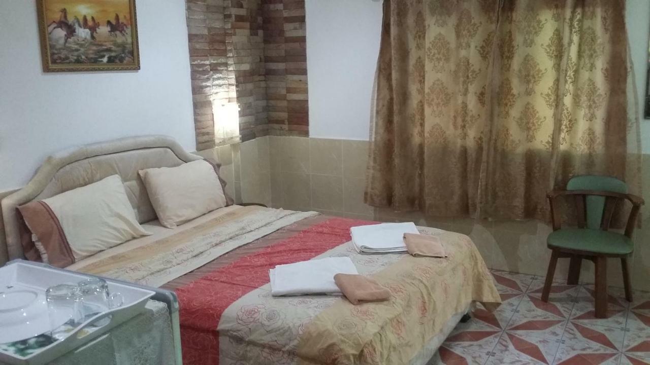 Jasmin Guest House Pattaya Bagian luar foto