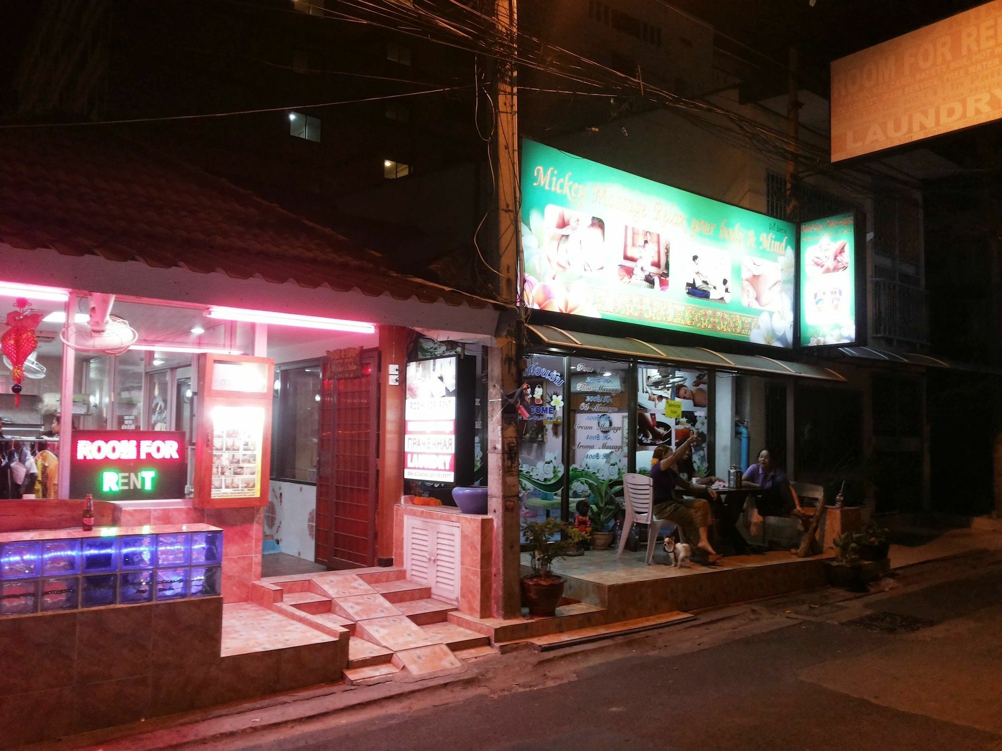 Jasmin Guest House Pattaya Bagian luar foto